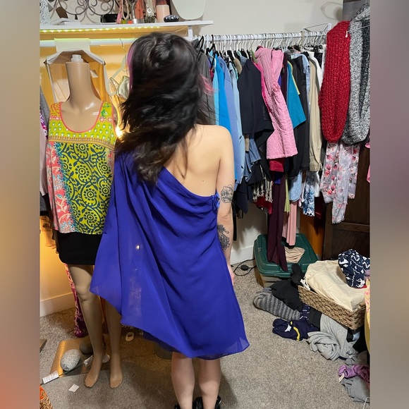 Size 4 Little blue dress off one shoulder - Picture 4 of 17